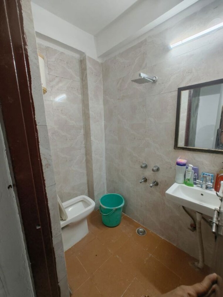 Bathroom, sector 43 2 Bedroom 550 Sq.Ft. Builder Floor In Sector 43 Gurgaon 10654430