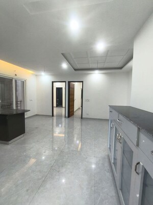 Room in 3 BHK Apartment at Malwa Escon Primera, International Airport Road – for Rent