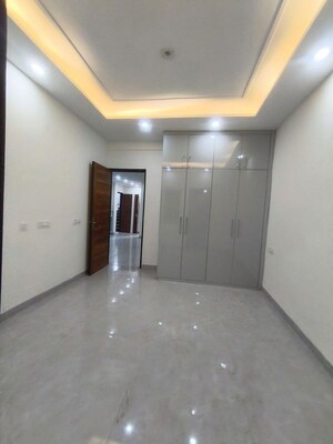 Room in 3 BHK Apartment at Malwa Escon Primera, International Airport Road – for Rent