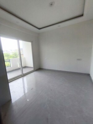 Room in 3 BHK Apartment at Malwa Escon Primera, International Airport Road – for Rent