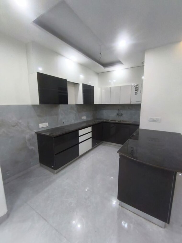 Kitchen, malwa-escon-primera 3 Bedroom 2050 Sq.Ft. Apartment In International Airport Road Zirakpur 10654509