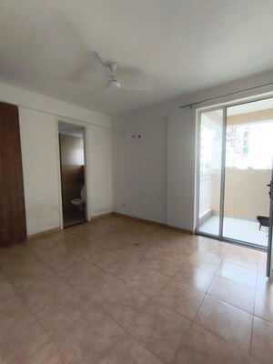 Room in 3 BHK Apartment at Malwa Escon Primera, International Airport Road – for Rent
