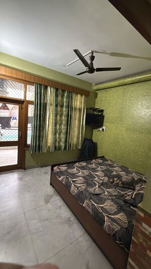 1 BHK Independent House For Rent in Sector 46