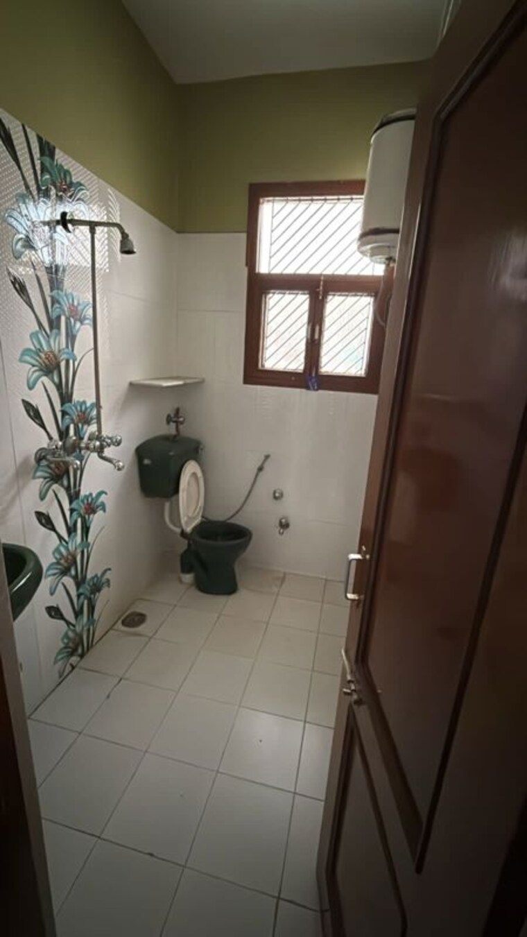 Bathroom, sector 46 1 Bedroom 780 Sq.Ft. Independent House In Sector 46 Chandigarh 10654577