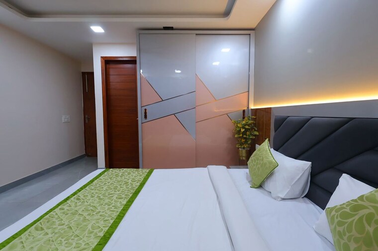Bedroom, dlf phase ii 1 Bedroom 500 Sq.Ft. Builder Floor In Dlf Phase ii Gurgaon 10654568