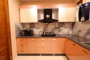 Kitchen in 1 BHK Builder Floor at Dlf Phase ii – for Rent