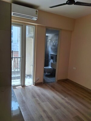 Room in 3 BHK Apartment at Signature Global City 81, Sector 81 – for Rent