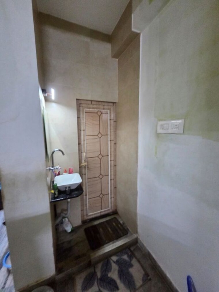 Bathroom, haridevpur 2 Bedroom 845 Sq.Ft. Builder Floor In Haridevpur Kolkata 10637714
