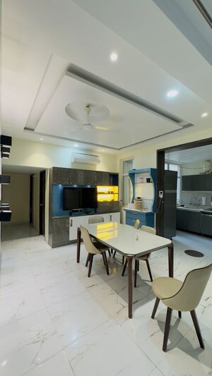 Dining area in 3.5 BHK Apartment at Parsvnath Planet Plaza, Gomti Nagar – for Rent