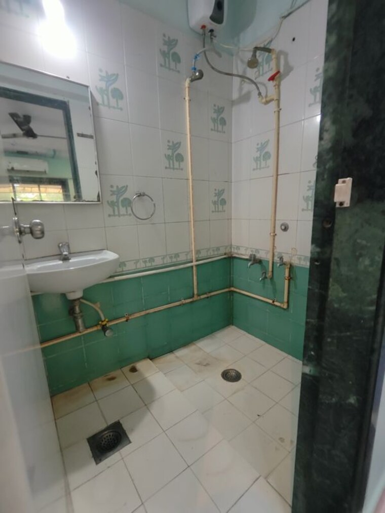 Bathroom, kores-tower 2 Bedroom 700 Sq.Ft. Apartment In Vartak Nagar Thane 10654845