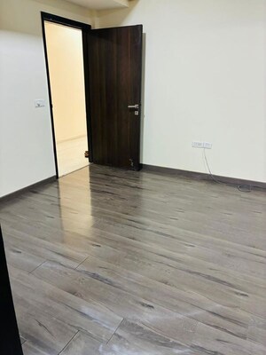 Room in 3.5 BHK Apartment at Tata Primanti-Tower Residences, Sector 72 – for Rent