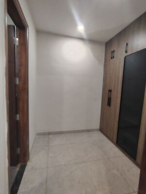 Room in 3.5 BHK Apartment at GHB Splande, Patiala Road – for Rent
