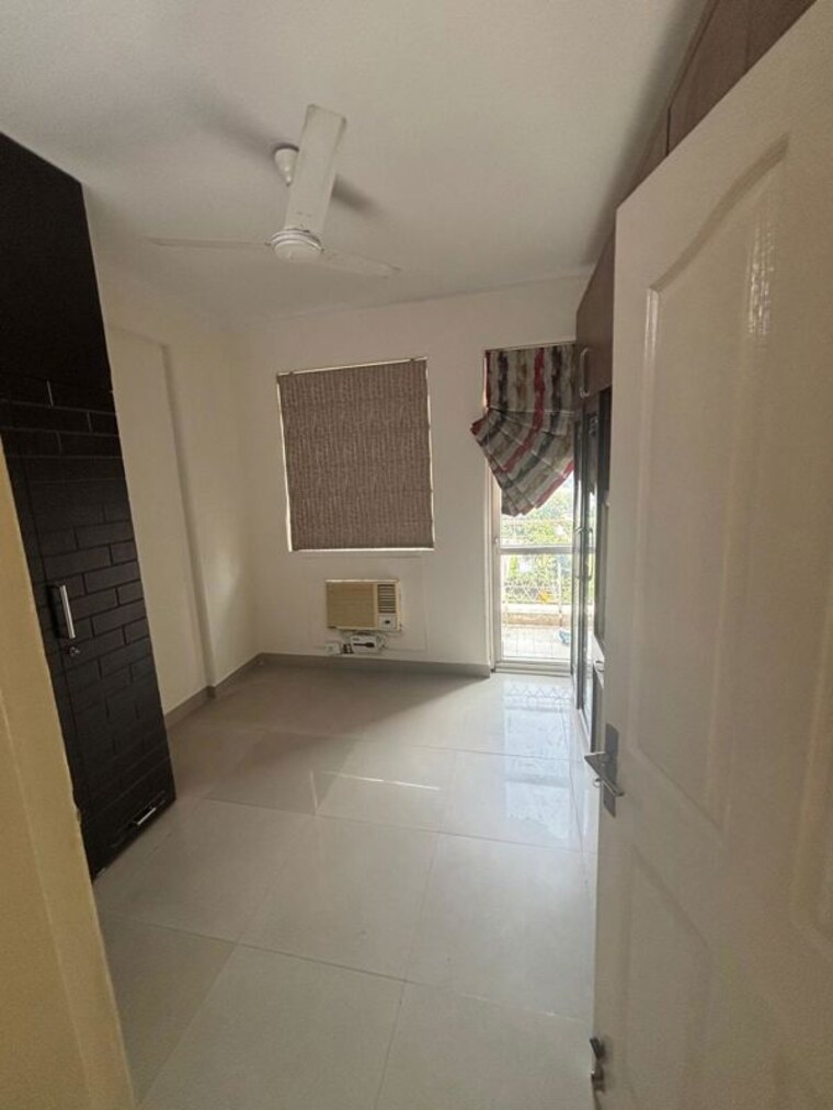 Bathroom, bptp-park-prime 2.5 Bedroom 1470 Sq.Ft. Apartment In Sector 66 Gurgaon 10654906