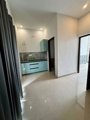 Room in 3.5 BHK Apartment at Sushma Valencia, International Airport Road – for Rent