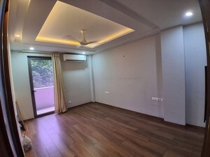 Room in 3 BHK Builder Floor at Rajouri Garden – for Rent