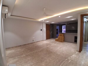 Room in 3 BHK Builder Floor at Rajouri Garden – for Rent