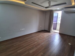 Room in 3 BHK Builder Floor at Rajouri Garden – for Rent