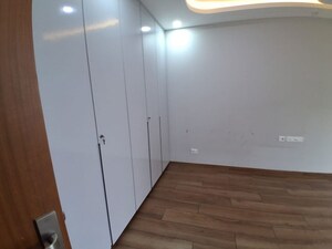 Furnished Amenities in 3 BHK Builder Floor at Rajouri Garden – for Rent