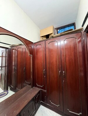 Furnished Amenities in 3 BHK Builder Floor at Rajouri Garden – for Rent