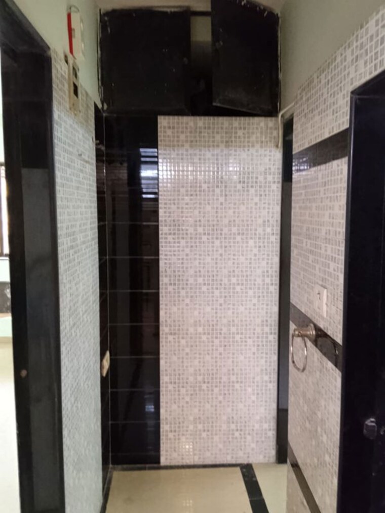 Bathroom, jal-darshan-chs-borivali 2 Bedroom 850 Sq.Ft. Apartment In Borivali West Mumbai 10654998