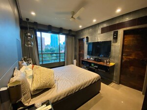 Bedroom in 2.5 BHK Apartment at Oberoi Springs, Andheri West – for Rent