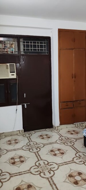 Furnished Amenities in 2 BHK Independent House at RWA Apartments Sector 52, Sector 52 – for Rent