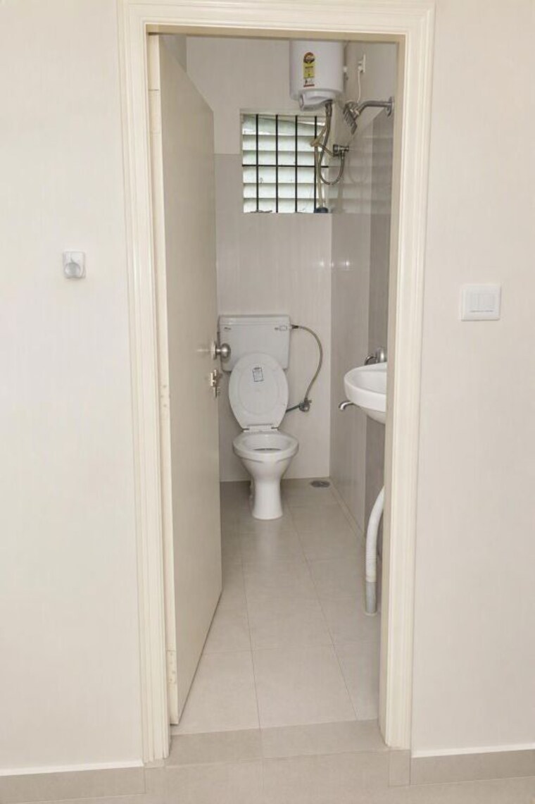 Bathroom, prabhavathi-paramount 2 Bedroom 950 Sq.Ft. Apartment In Electronic City Bangalore 10655014