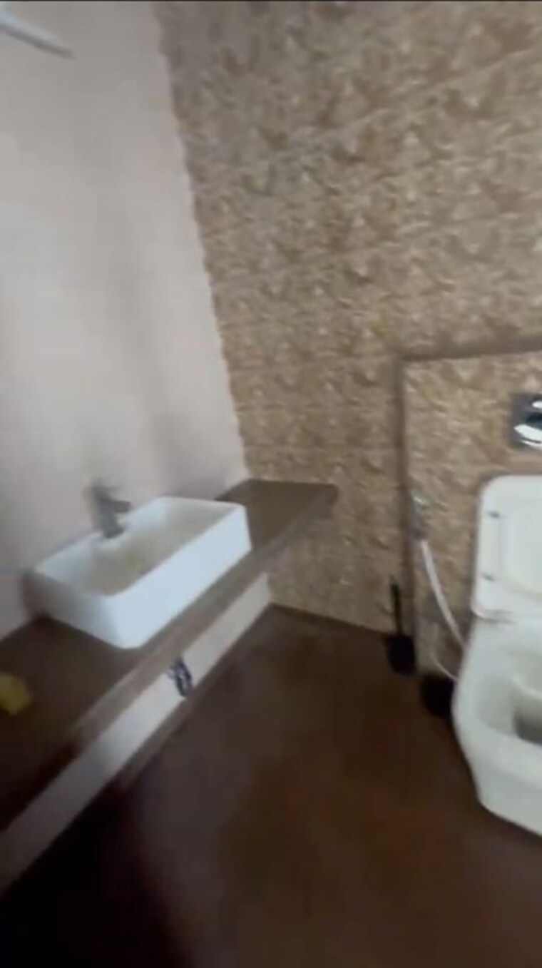 Bathroom, arihant-clan-aalishan 3 Bedroom 1300 Sq.Ft. Apartment In Kharghar Sector 37 Navi Mumbai 10640884