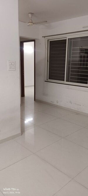 Room in 2.5 BHK Apartment at Paranjape Camellia Apartment, Baner – for Rent