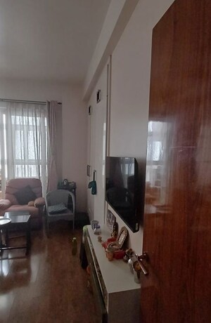 Team Area in 2.5 BHK Apartment at Mahagun Mirabella, Sector 79 – for Rent