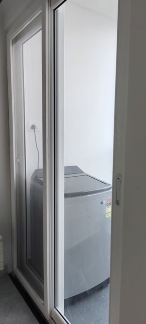 Balcony in 1 BHK Apartment at Indiranagar – for Rent