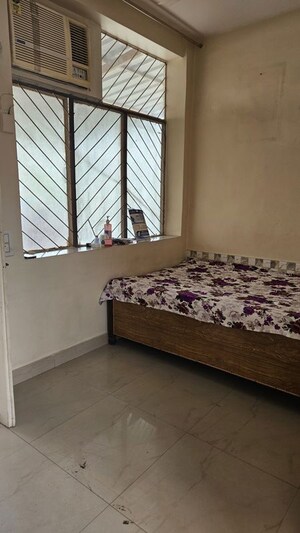 Bedroom in 4 BHK Apartment at RWA Apartments Sector 61, Sector 61 – for Rent