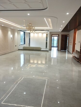4 BHK +  435 Sq.Yd. Builder Floor in Parklands