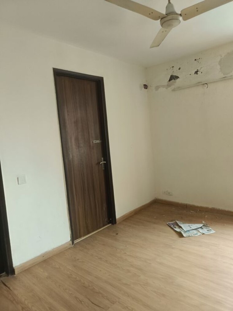 Room, sikka-karmic-greens 2.5 Bedroom 1210 Sq.Ft. Apartment In Sector 78 Noida 10655062