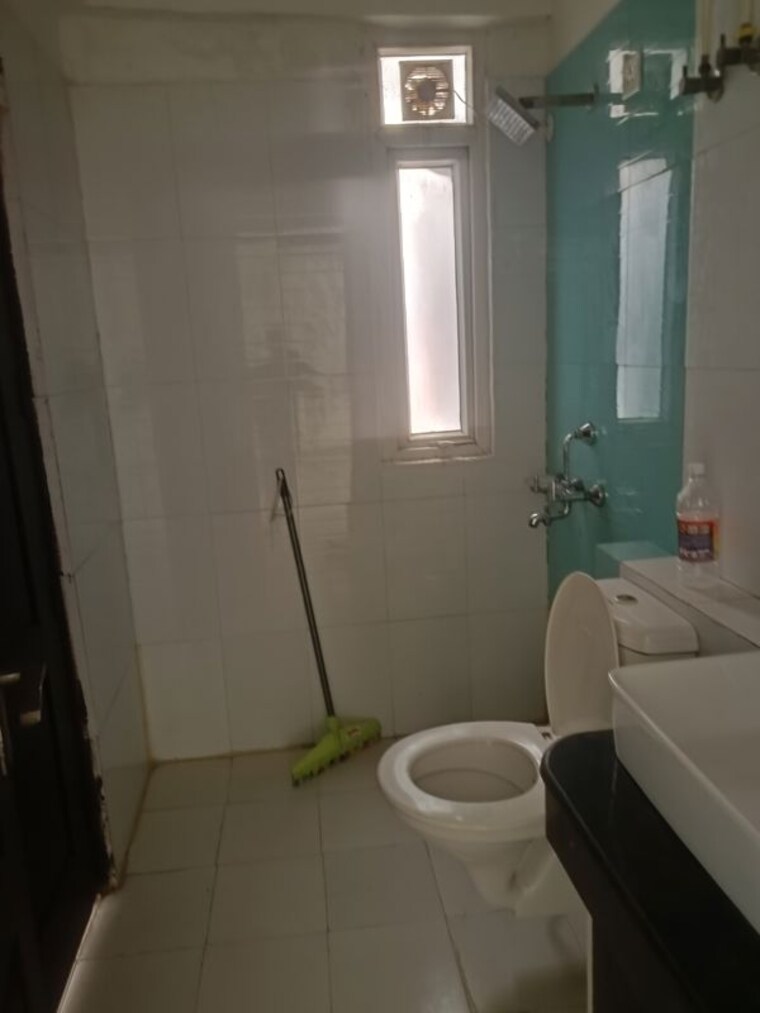 Bathroom, sikka-karmic-greens 2.5 Bedroom 1210 Sq.Ft. Apartment In Sector 78 Noida 10655062