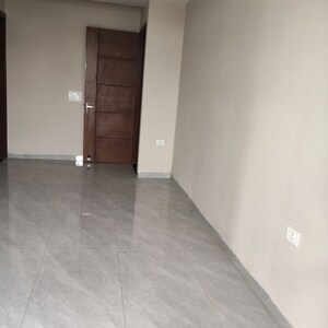 Room in 2.5 BHK Builder Floor at Sector 9 – for Rent