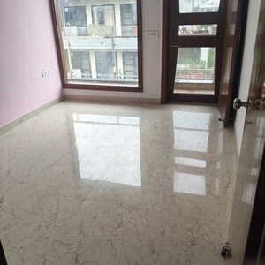 Room in 2 BHK Builder Floor at Sector 10 – for Rent