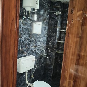 Team Area in 2 BHK Builder Floor at Sector 10 – for Rent
