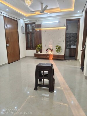 Living Room in 3 BHK Builder Floor at Sector 14 – for Rent