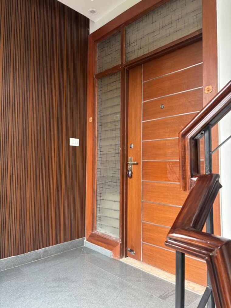 Room, sector 14 3 Bedroom 2600 Sq.Ft. Builder Floor In Sector 14 Gurgaon 10655073