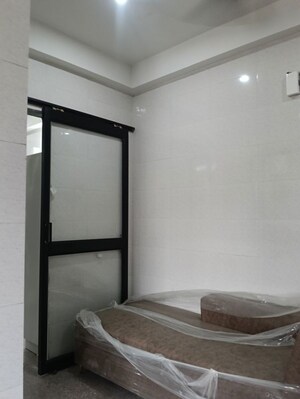 Room in 1 BHK Builder Floor at Sector 14 – for Rent