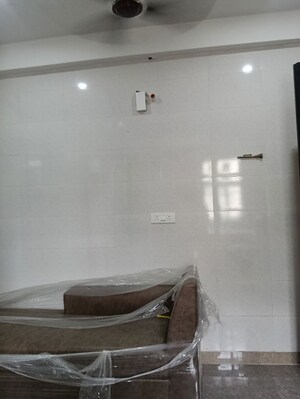 Bathroom in 1 BHK Builder Floor at Sector 14 – for Rent