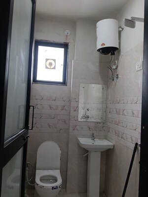 Bathroom in 1 BHK Builder Floor at Sector 14 – for Rent