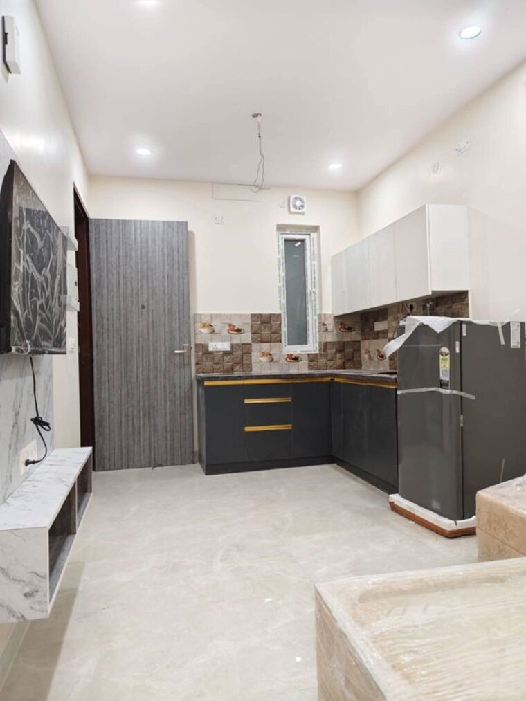 Kitchen, sector 14 1 Bedroom 750 Sq.Ft. Builder Floor In Sector 14 Gurgaon 10655084