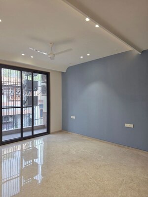 Room in 4 BHK Builder Floor at Greater Kailash ii – for Rent