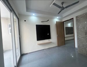 Room in 3 BHK Builder Floor at Sector 15 – for Rent
