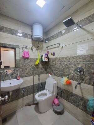 Team Area in 3 BHK Builder Floor at Sector 15 ii – for Rent