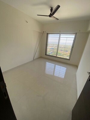 Room in 2.5 BHK Apartment at Lotus Sky Garden, Malad West – for Rent