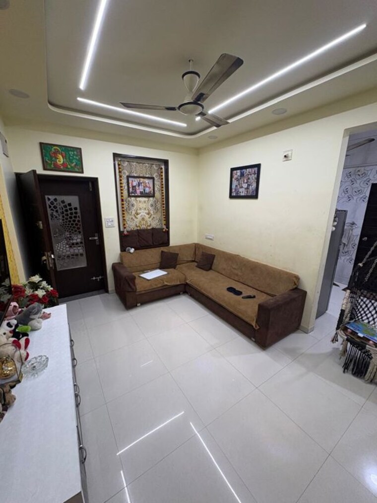 Living Room, tragad 2 Bedroom 120 Sq.Yd. Apartment In Tragad Ahmedabad 10655093