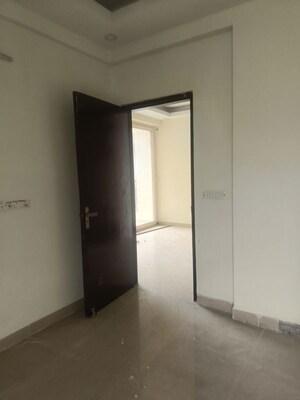 Room in 3 BHK Apartment at Unnati Fortune The Aranya, Sector 119 – for Rent
